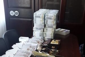 Аваков: Часть изъятого на обыске у Ставицкого