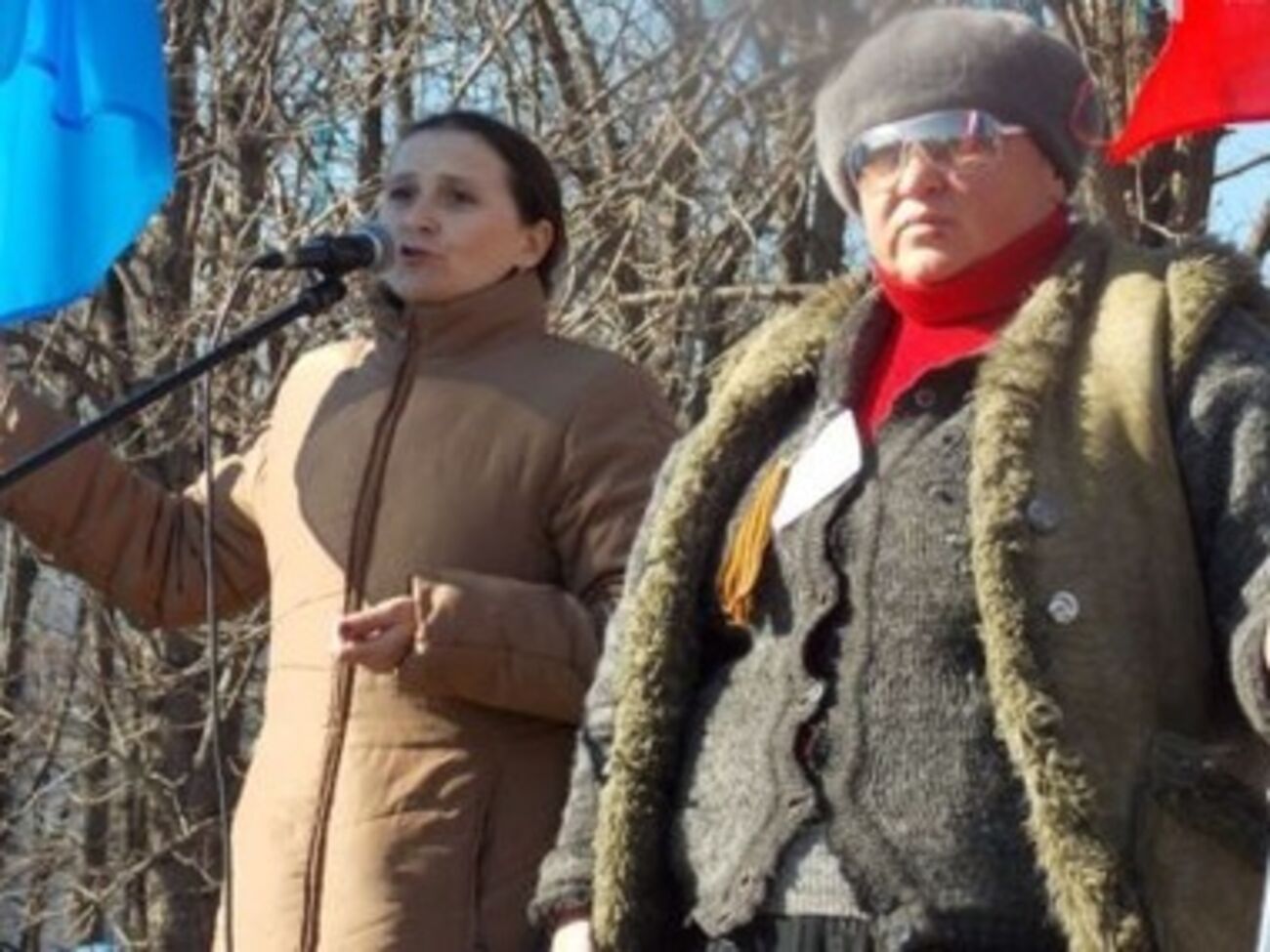 Сепаратисты скандируют "Россия!" и "Референдум!"