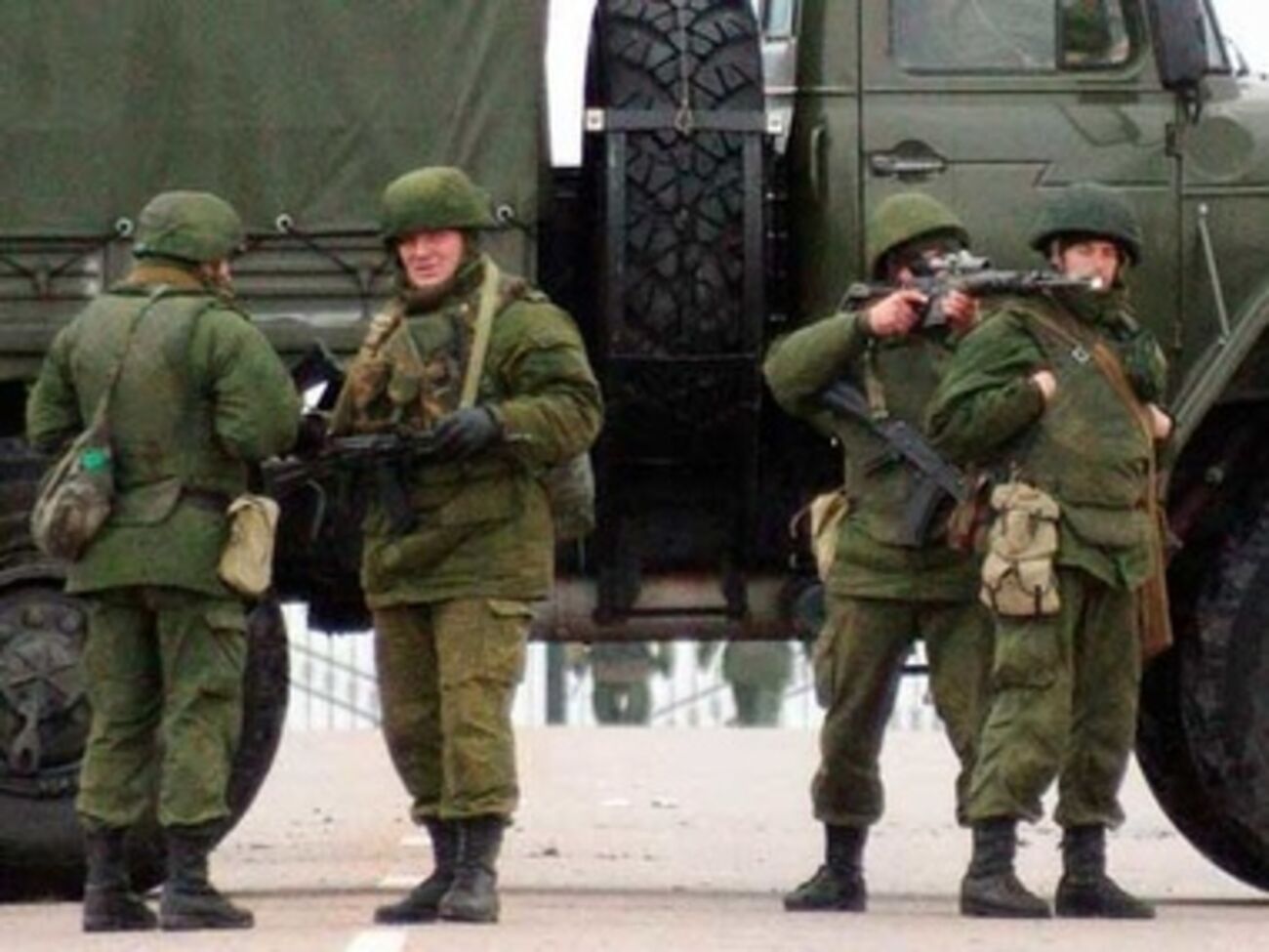 Давление на украинских военных в Крыму продолжается
