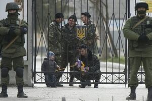 Украинские военные в Крыму не спешат покидать свои части и переходить на российскую службу