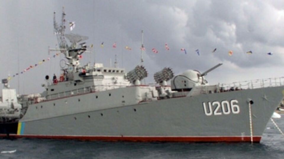 Российские морпехи захватили корвет "Винница" и штурмуют корабль "Славутич"