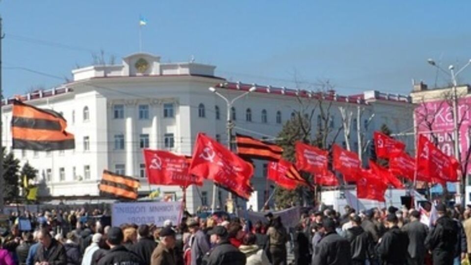 За федерализацию в Херсоне выступили около 300 человек