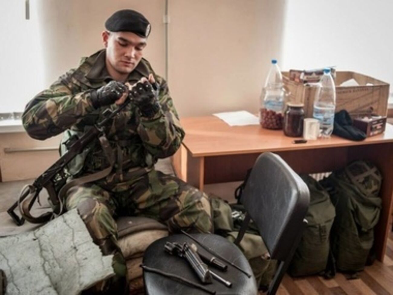 Морпехи в Феодосии отказываются выходить из части без оружия и техники