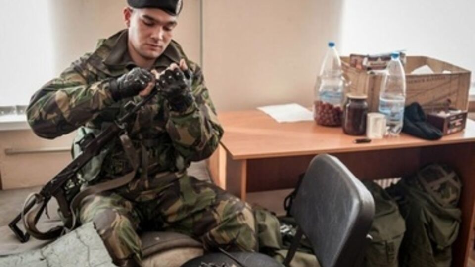 Морпехи в Феодосии отказываются выходить из части без оружия и техники