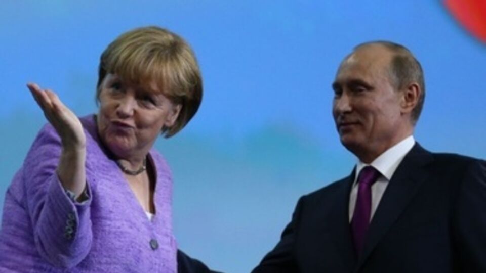 Меркель и Путин уже не в первый раз общаются по поводу Крыма