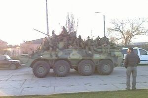 Феодосия, 24 марта, российский БТР со спецназовцами