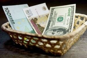 Гривна сумела удержать свои позиции ниже 11 гривен