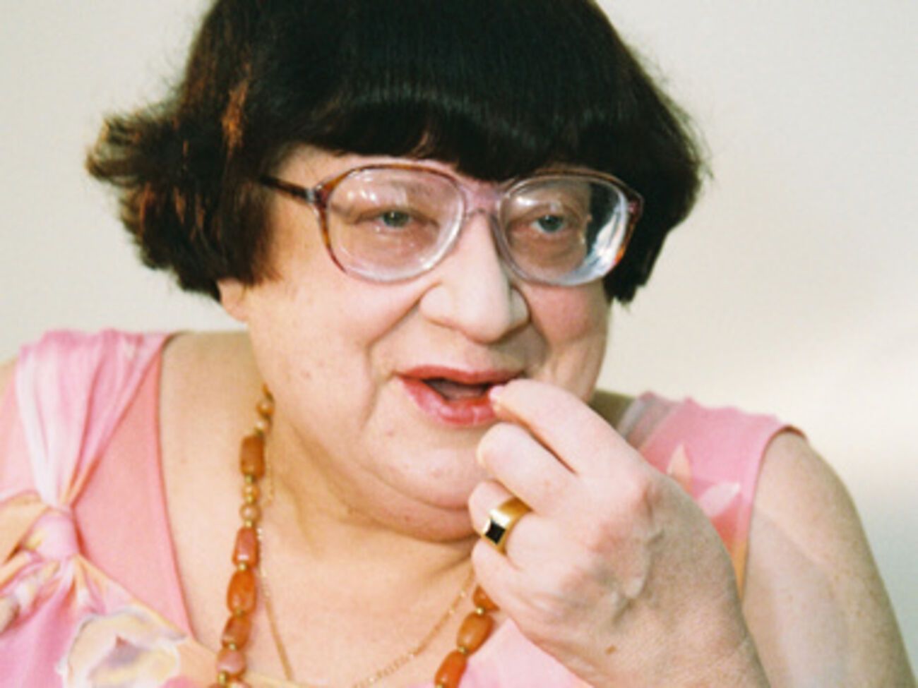 Новодворская: Запрет украинским военным в Крыму стрелять себя не оправдал, Путин уже облизывается на восточную Украину