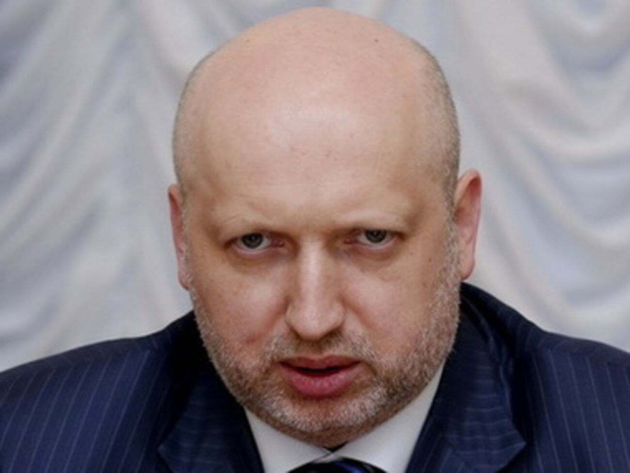 Турчинов ранее приказал вывести украинские войска из Крыма