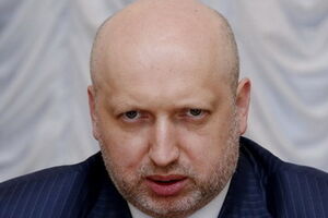 Турчинов ранее приказал вывести украинские войска из Крыма