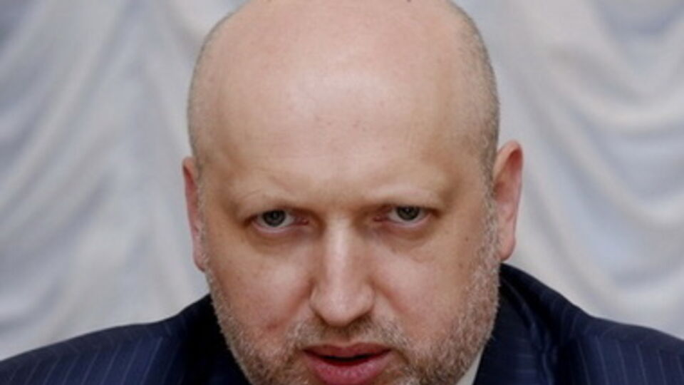 Турчинов ранее приказал вывести украинские войска из Крыма