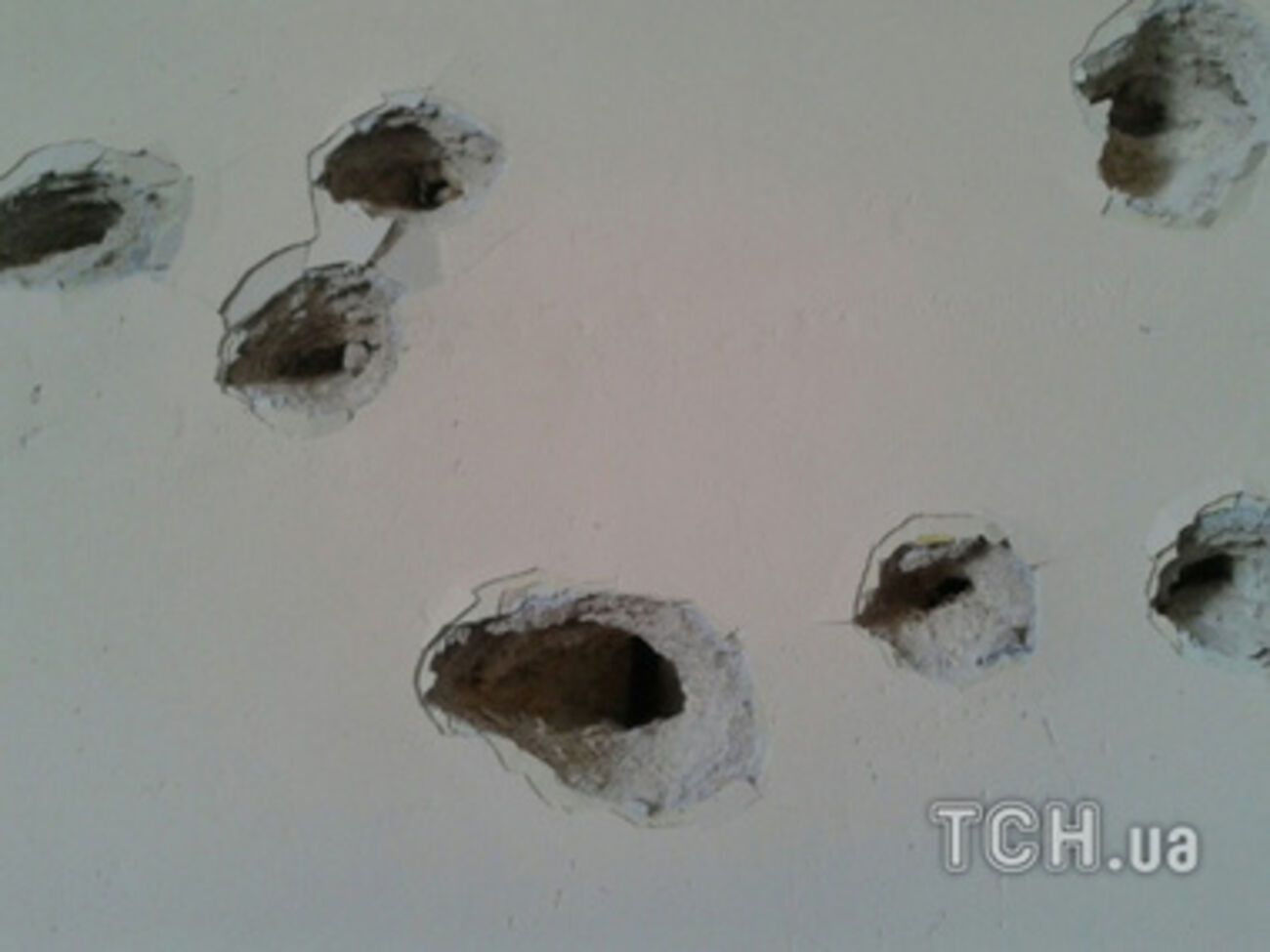 Разгромленная воинская часть в Феодосии после штурма российскими военными