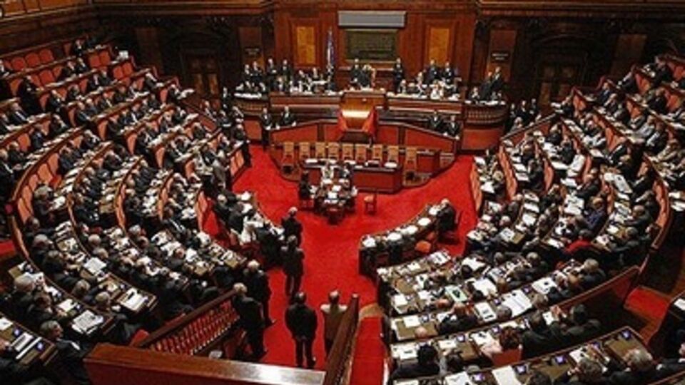 Сенат США проголосовал за помощь Украине и санкции против России