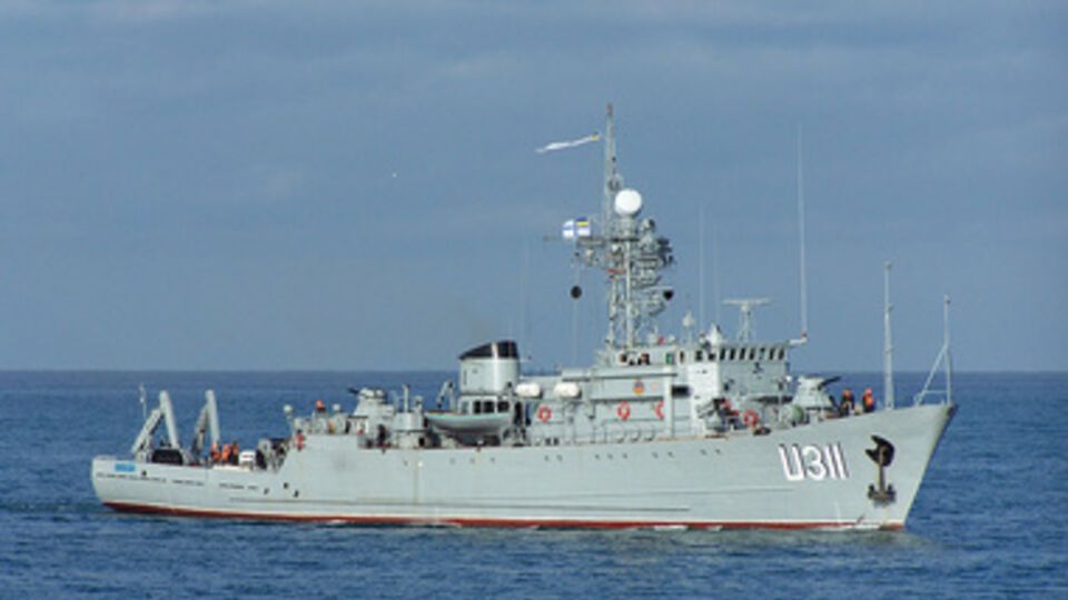 "Черкассы" не спустили флаг ВМС Украины