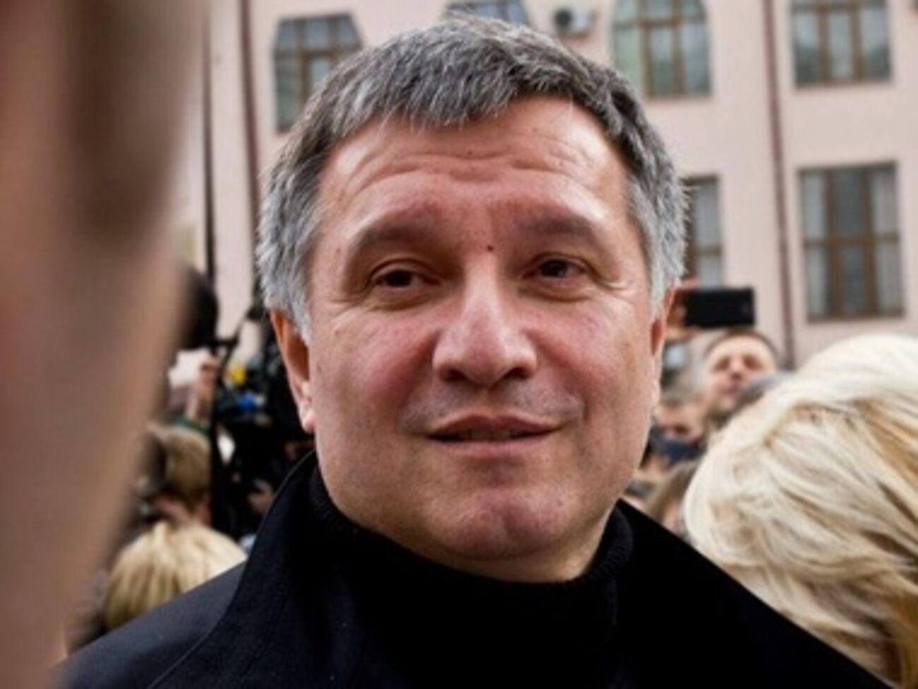 Аваков: Тем, кто бегает с автоматами в руках по лесам, скажу: вы не патриоты, вы мародеры