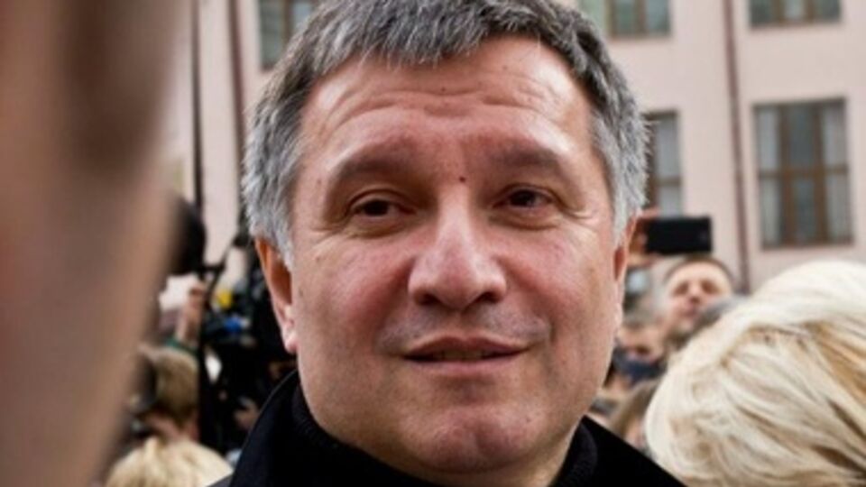 Аваков: Тем, кто бегает с автоматами в руках по лесам, скажу: вы не патриоты, вы мародеры