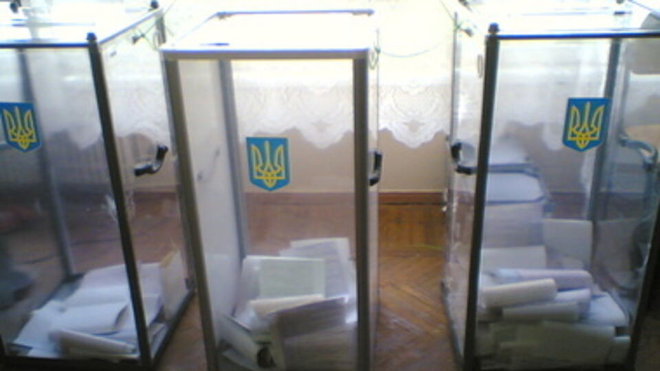 Власти обещают провести досрочные парламентские выборы в этом году