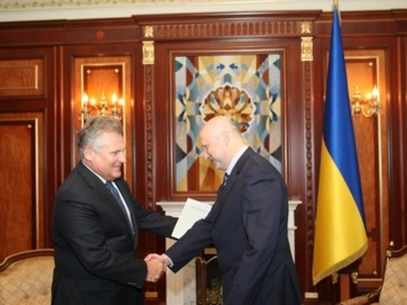 Квасьневский и Турчинов обсудили сотрудничество Украины и ЕС