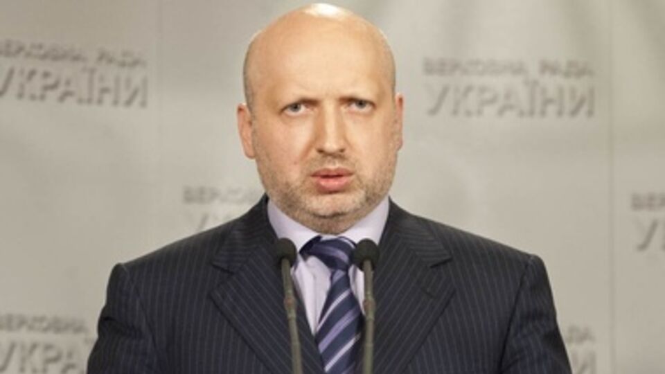 Турчинов предлагает официально пригласить иностранных военных на учения