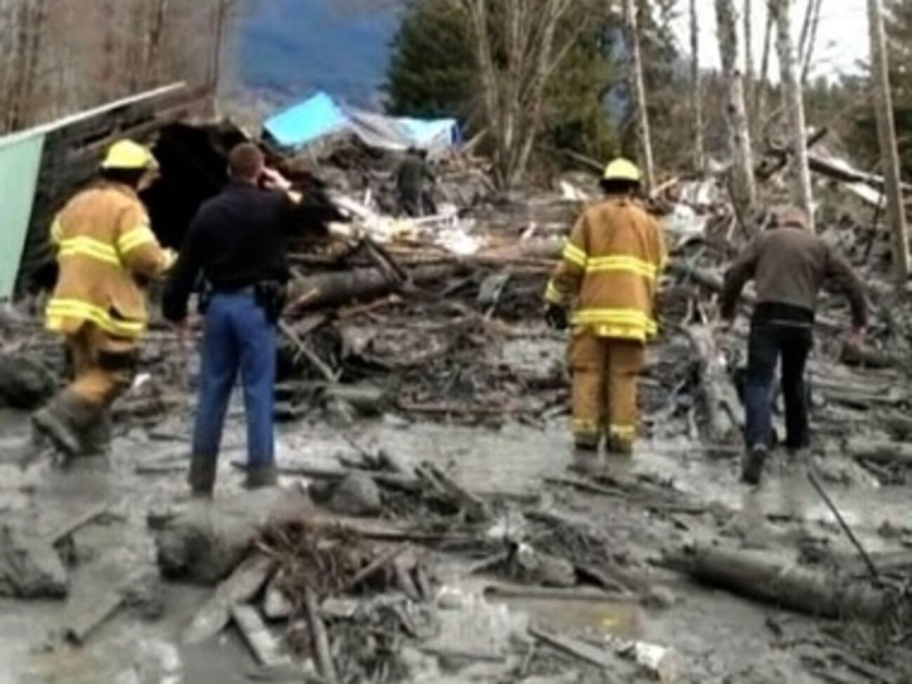 Поисковая операция продолжается