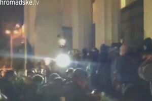 "Правый сектор" обещает пикетировать Раду ежедневно