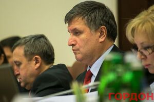 Аваков готов к переговорам с "Правым сектором"