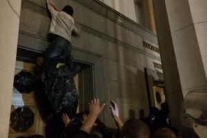 "Правый сектор" под Верховной Радой вечером 27 марта