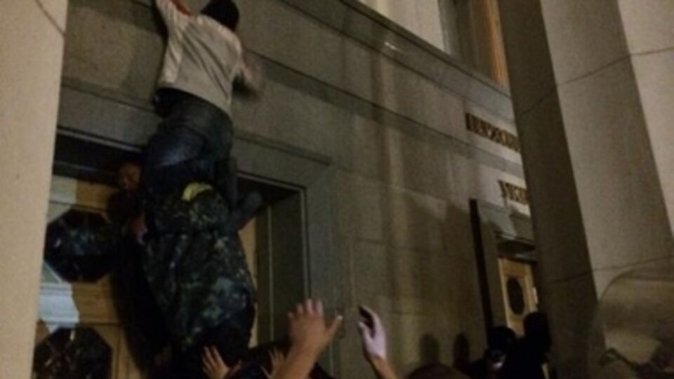 "Правый сектор" под Верховной Радой вечером 27 марта