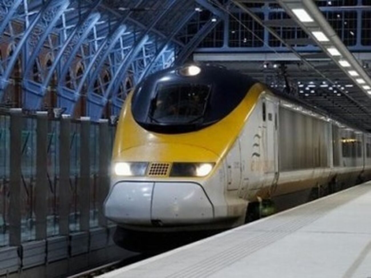 Под Ла-Маншем движение поездов было прервано из-за пожара