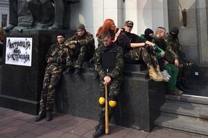 "Правый сектор" пикетировал Раду, но не добился отставки Авакова