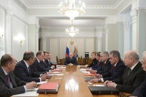 Путин провел заседание Совета безопасности РФ