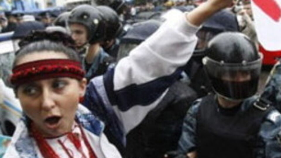 Вы сдали Крым, считает Лукашенко