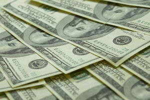 Большинство украинцев переводят деньги через платежные системы