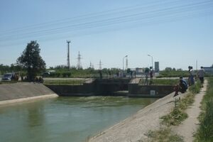 Крым получает воду по Северо-Крымскому каналу из материковой Украины