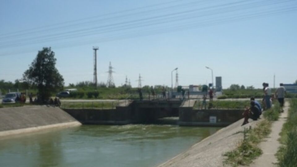 Крым получает воду по Северо-Крымскому каналу из материковой Украины