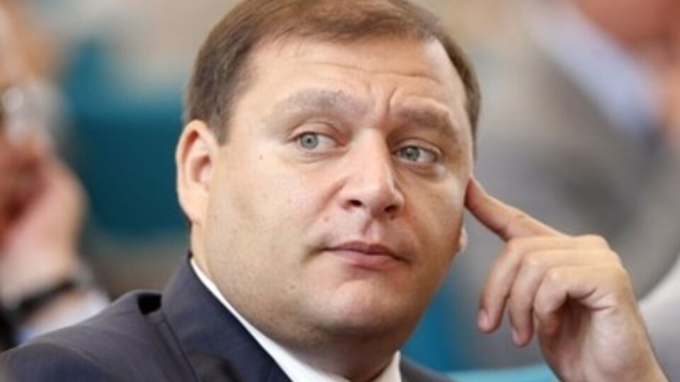 Уверен, что те, кто остался на корабле, объединятся, ликвидируют панику, пройдут сквозь бурю и приведут корабль к намеченной цели, – сказал Добкин