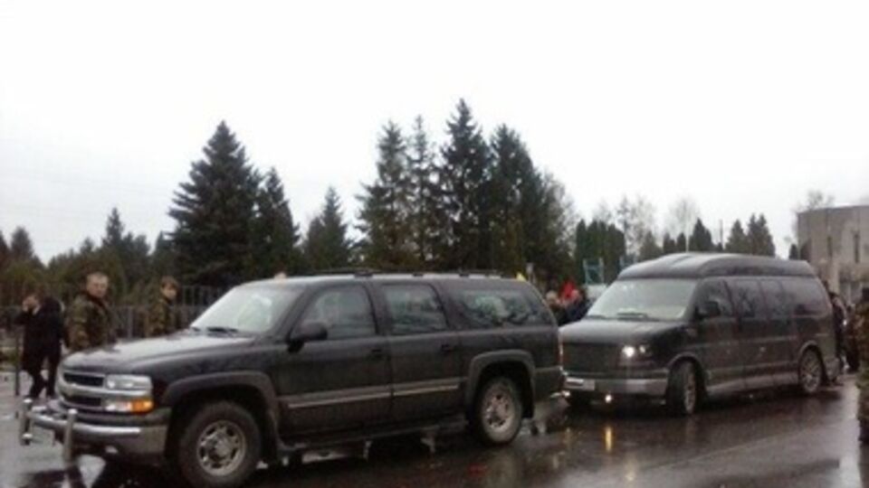 Машины из кортежа Януковича, которые отобрал Ярош