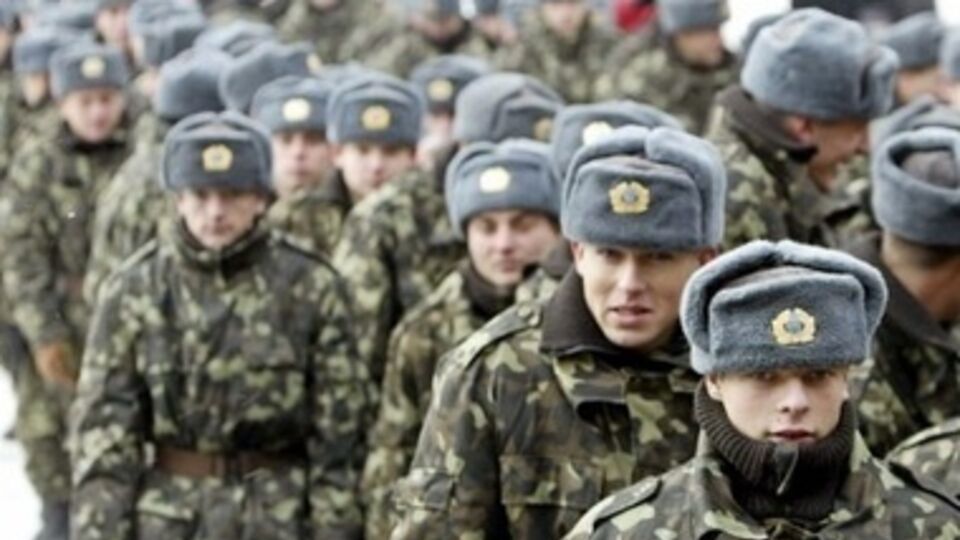 Выехать из Крыма военным помогают волонтеры