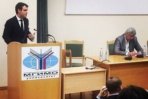 Несогласные с увольнением Зубова высказали свою позицию руководству института