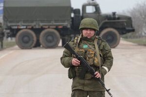 Россия уже перебросила в Крым 15 тысяч военных