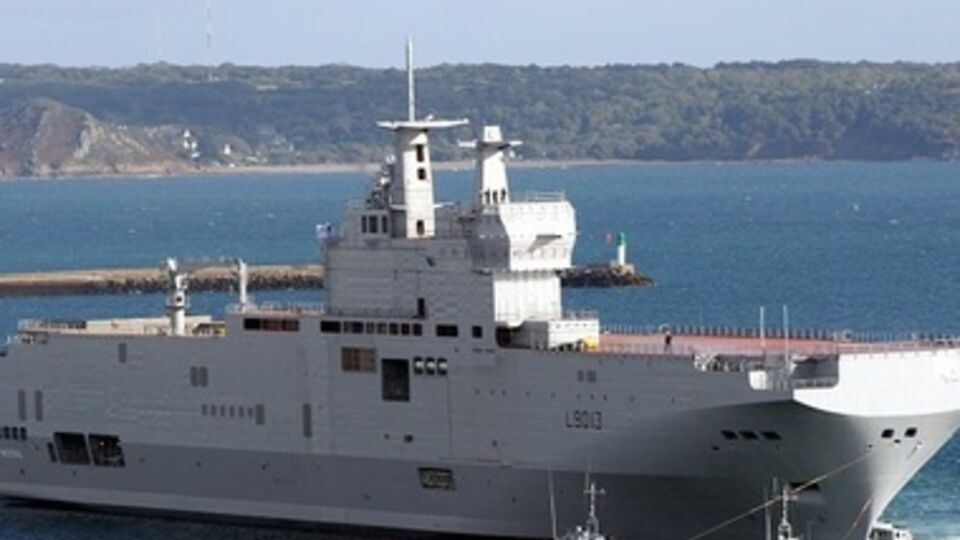 В 2011 РФ подписала миллиардный контракт на французские "Мистрали"