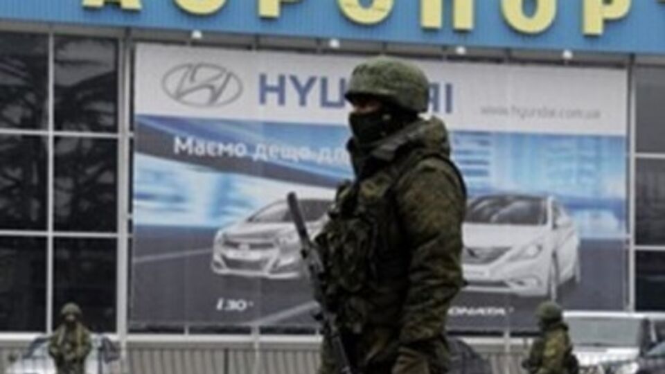 Российские военные блокируют аэропорт Бельбек