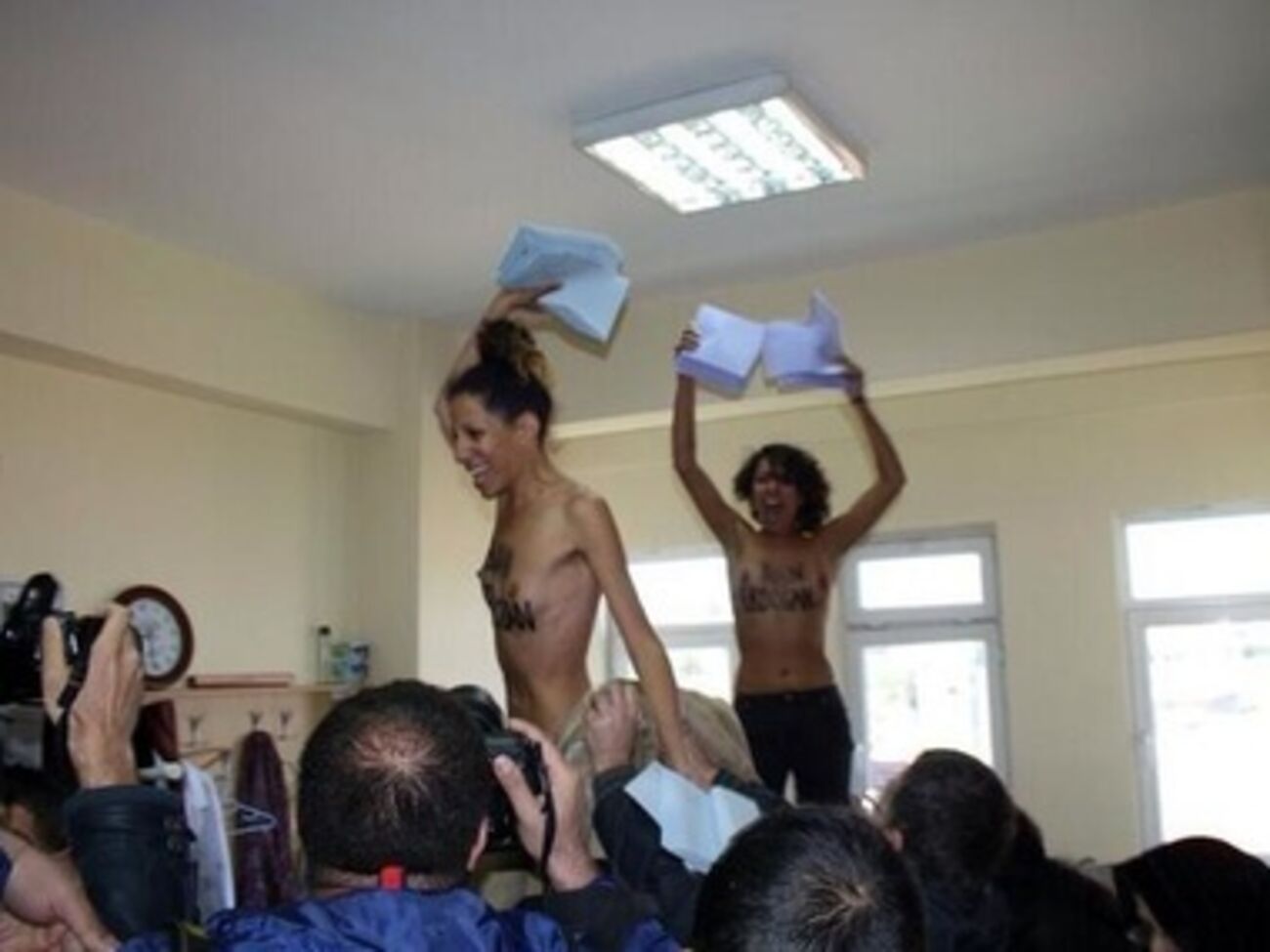 Femen выступают против консервативной политики Эрдогана