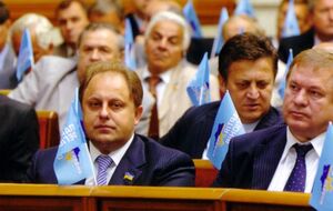 В МВД заявили, что Грицак (слева), связанный с концерном ЕГАПС, пытается вернуть свою компанию на рынок