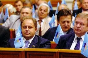 В МВД заявили, что Грицак (слева), связанный с концерном ЕГАПС, пытается вернуть свою компанию на рынок