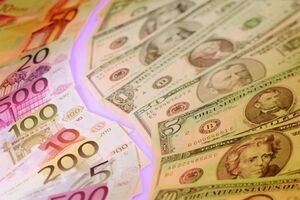 Гривна продолжает падать