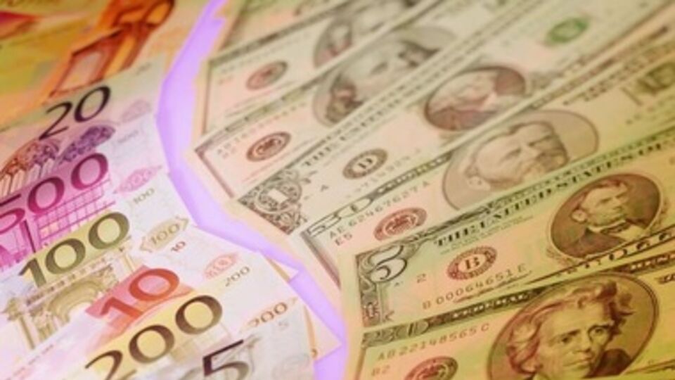 Гривна продолжает падать