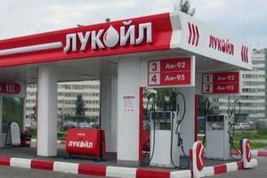 Первыми объектами бойкота станут российские автозаправки "Лукойл" в Польше