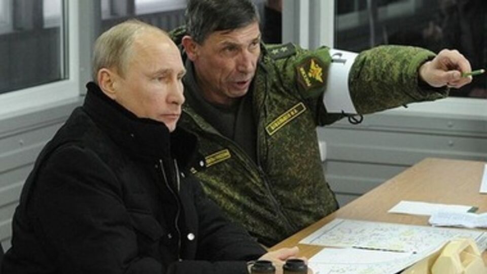 Путин наблюдает за военным учениями, 3 марта 2014 года