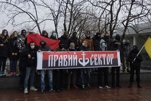 "Правый сектор" прямо не участвует в крымском конфликте
